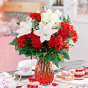 Teleflora's Love Conquers All Bouquet
