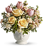 Teleflora's Peaches and Dreams Flowers