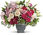 Teleflora's Grand Beauty Bouquet, picture