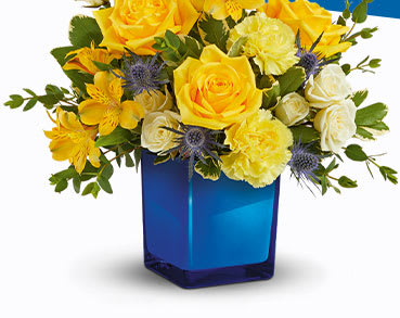 Teleflora's Golden Blue Bouquet