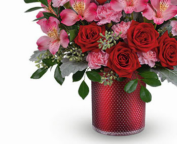 Teleflora's Scarlet Diamond Bouquet