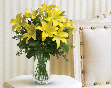 Teleflora's Lily Sunshine