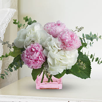 Teleflora's Pretty In Peony