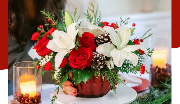Teleflora's Vibrant Christmas Centerpiece