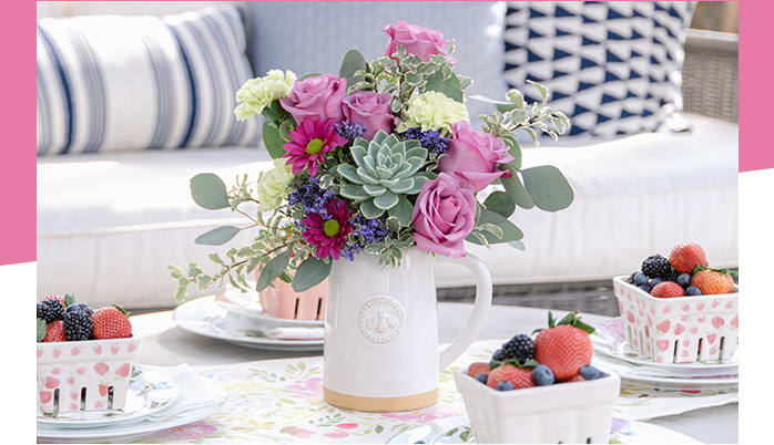 Teleflora's Queen Bee Bouquet