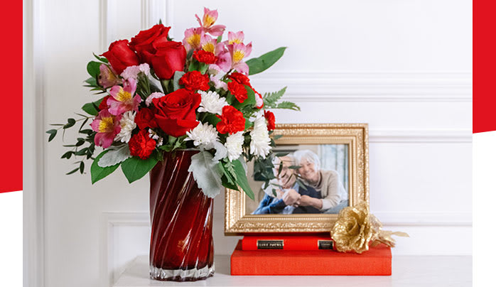 Teleflora's Scarlet Diamond Bouquet