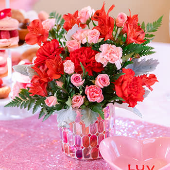 Teleflora's Precious In Pink Bouquet