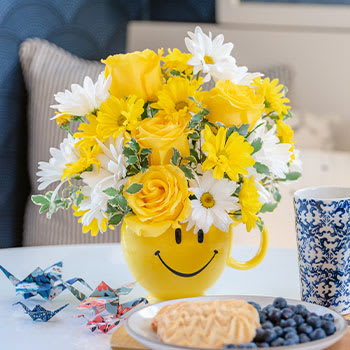 Teleflora's Be Happy Bouquet <br> with Roses