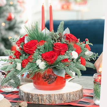 SHOP HOLIDAY CENTERPIECES