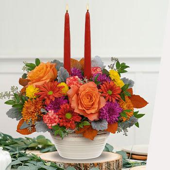 GRACE THE TABLE<br>WITH A CENTERPIECE