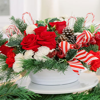 SHOP STUNNING<br>HOLIDAY CENTERPIECES