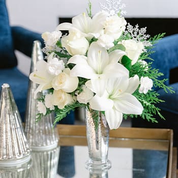 Teleflora's Winter Glow