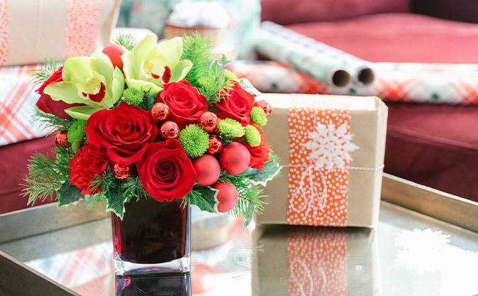 Teleflora's Merry & Bright