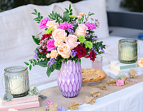 Teleflora's Pretty Glow Bouquet
