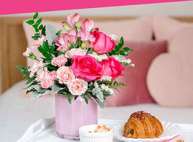 Teleflora's Blushing Gem Bouquet