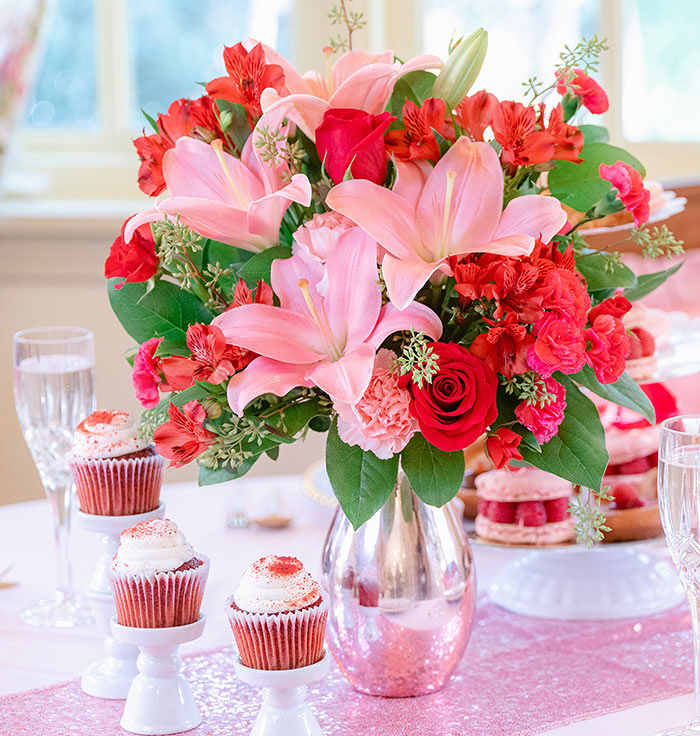 Teleflora's Pretty Love Bouquet