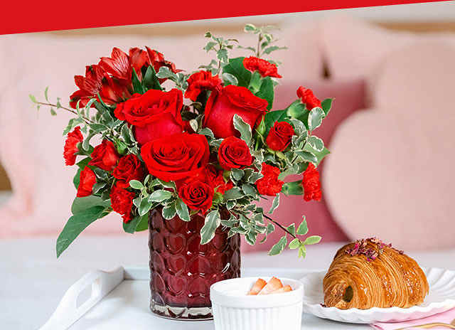 Teleflora's Radiant Hearts Bouquet