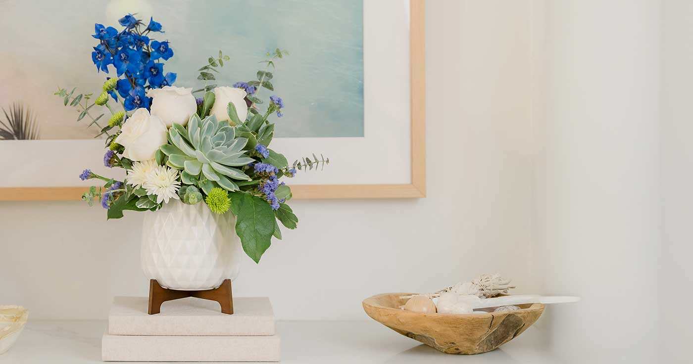 Teleflora's Mod Magnifique Bouquet
