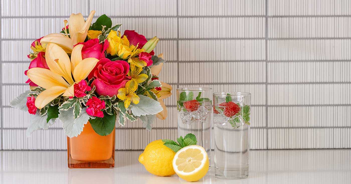 Teleflora's Spread Sunshine Bouquet