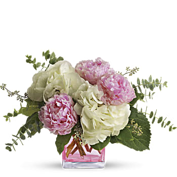 Teleflora's Pretty in Peony