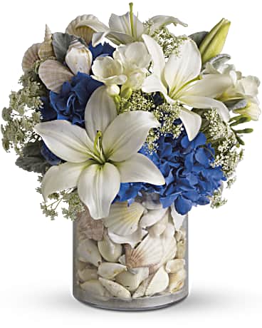 Everything S Beachy By Teleflora Bouquet Teleflora