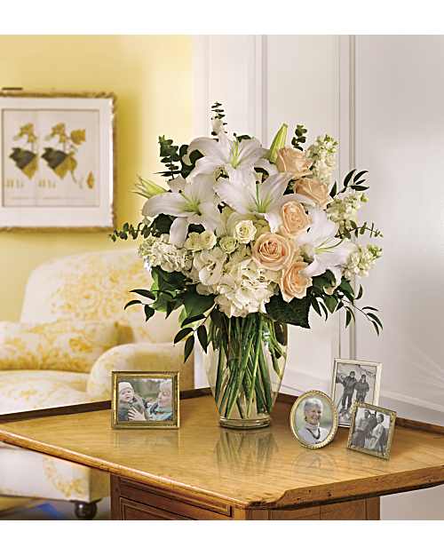 Dreams From the Heart Bouquet - Teleflora