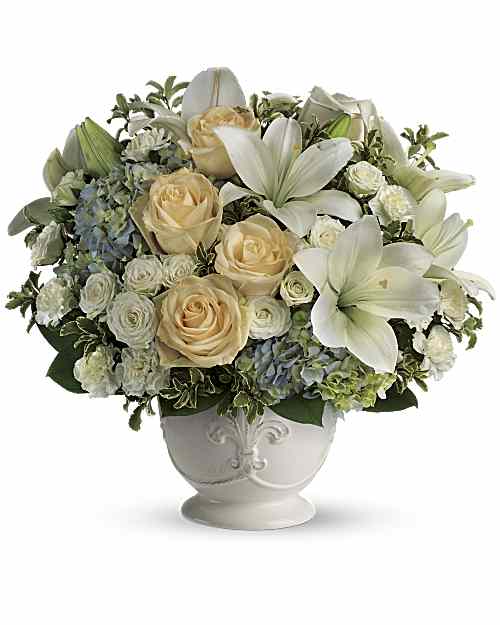 Beautiful Dreams by Teleflora Flower Arrangement - Teleflora