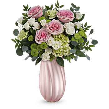 Teleflora's Sweetheart Twist Bouquet