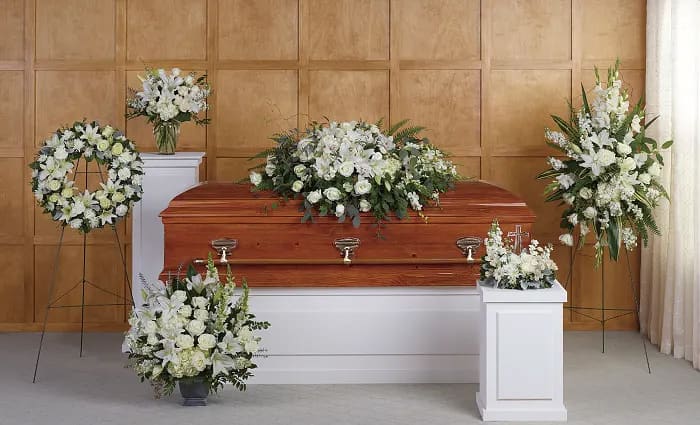 Guide to different styles and types of funeral flowers