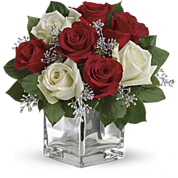 Teleflora's Snowy Night Bouquet