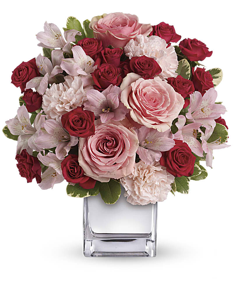 Teleflora S Love That Pink Bouquet With Roses Teleflora