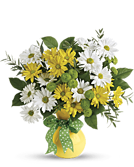 Teleflora's Daisies And Dots Bouquet