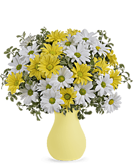 Teleflora's Upsy Daisy Bouquet