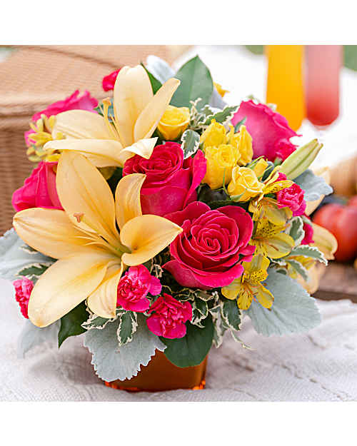 Teleflora'sSpreadSunshineBouquet